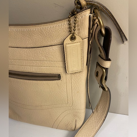 Vintage Coach leather crossbody bag - Picture 2 of 7